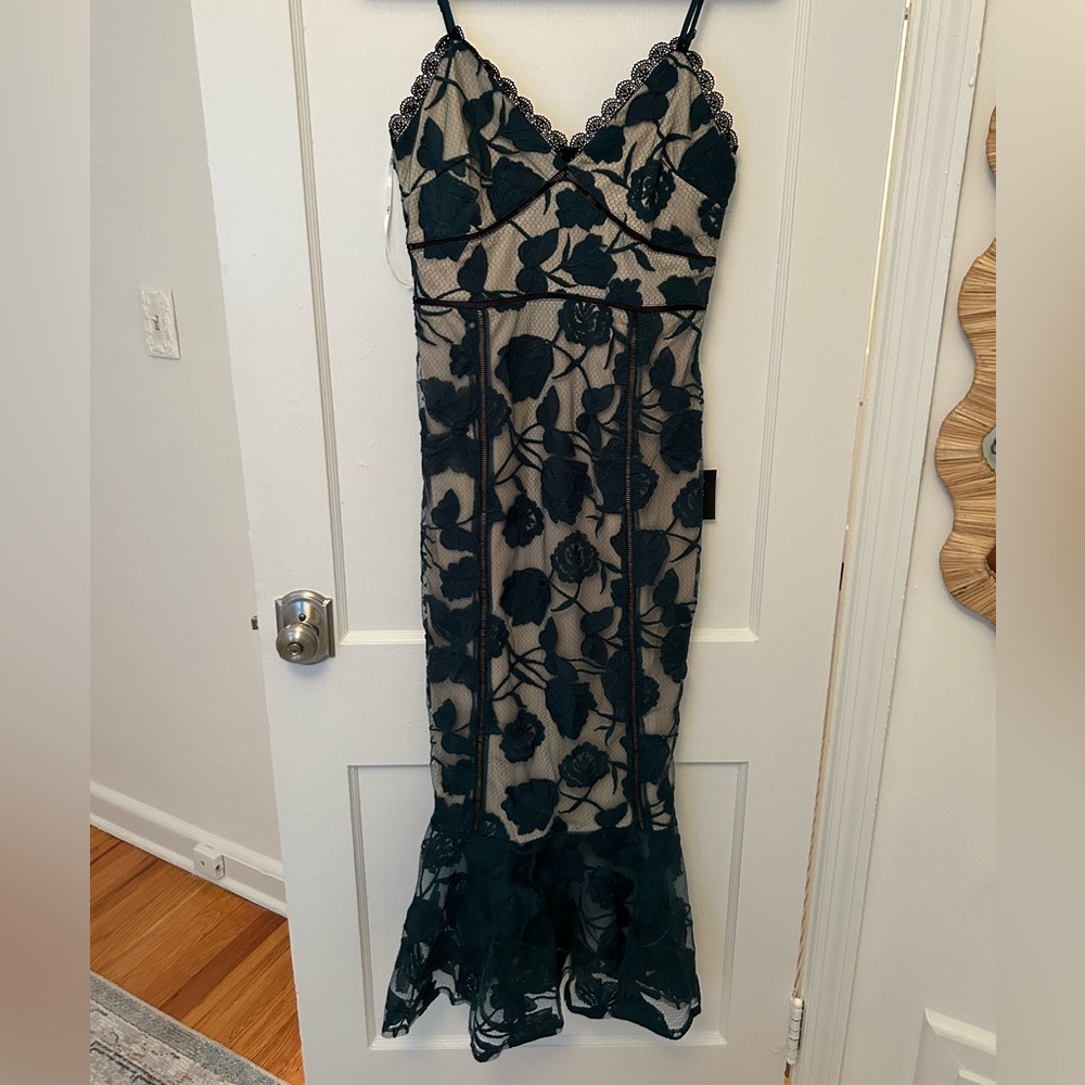 NWT Lulus Alluring Dream Emerald Green Floral Mesh Lace Trumpet Midi Dress